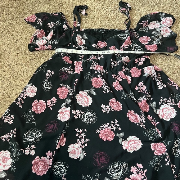 High Low Floral Dress - Picture 3 of 11